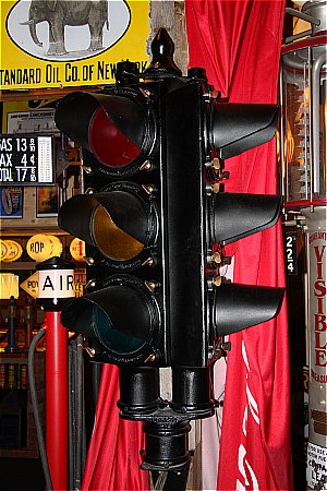 DOUBLE TRAFFIC LIGHTS - click to enlarge